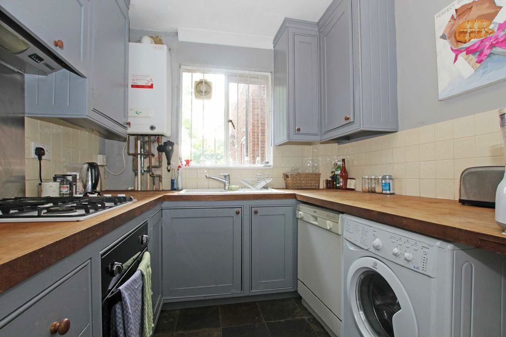 Property photo 3 of 5