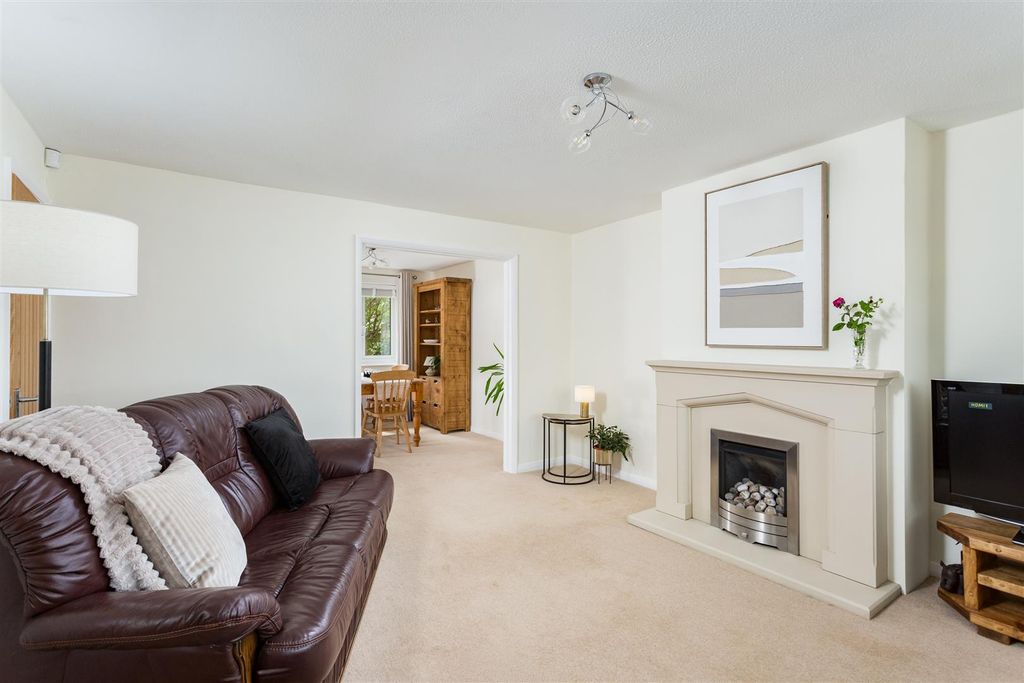 Property photo 3 of 24 12 Sunningdale Avenue-11.Jpg