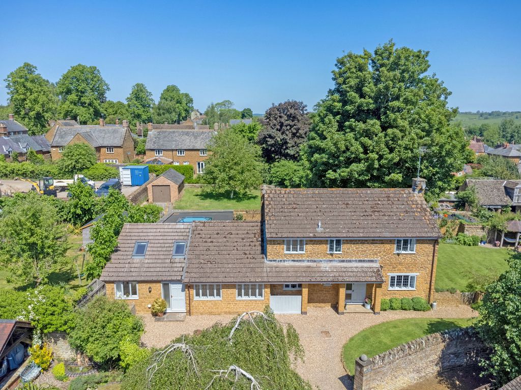 Property photo 1 of 51