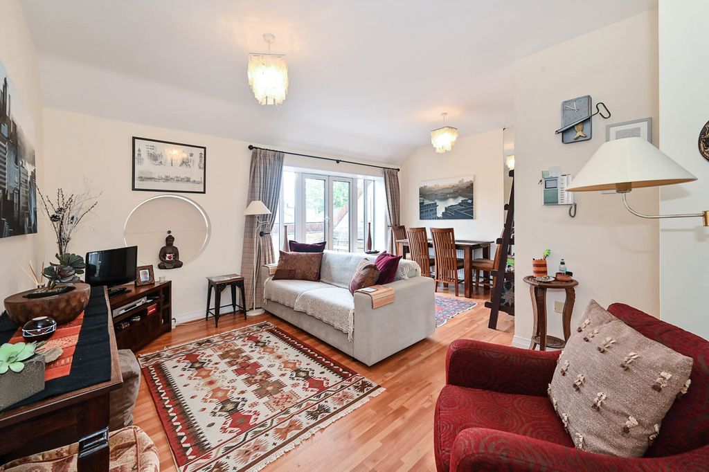 Property photo 2 of 12