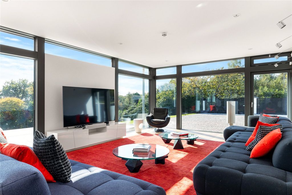 Property photo 2 of 24 Picture No. 47