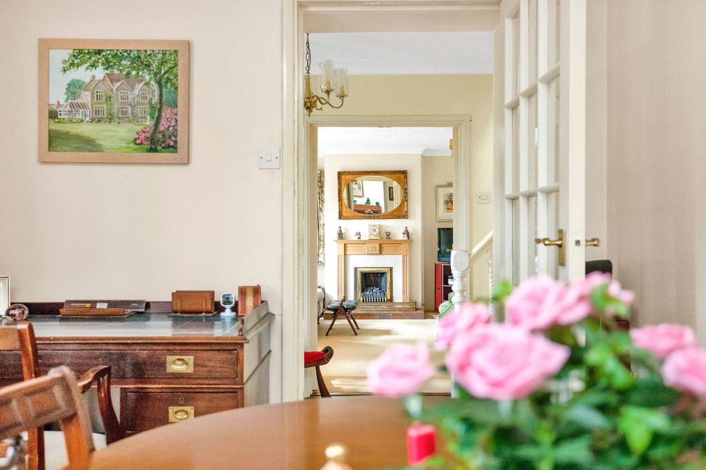 Property photo 3 of 33