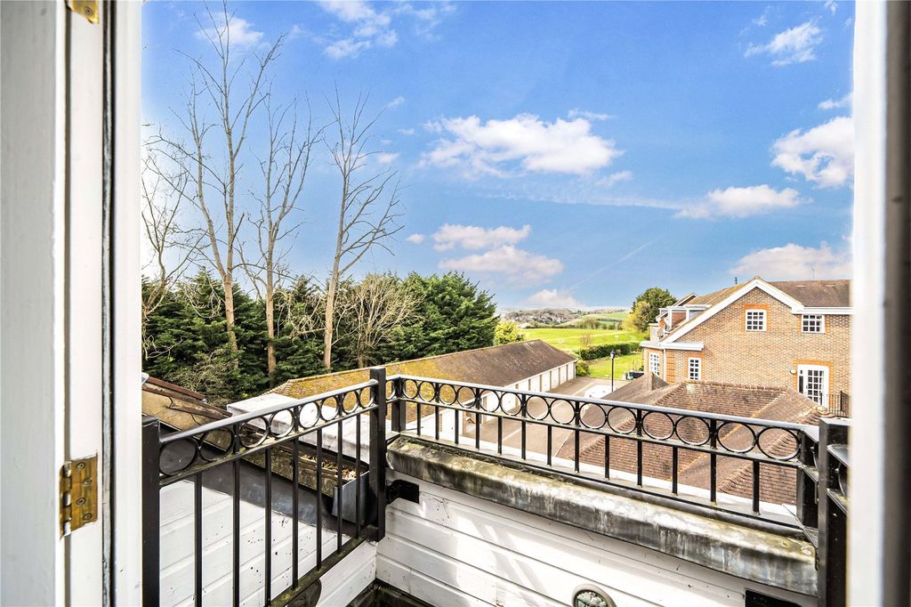 Property photo 2 of 12 Balcony