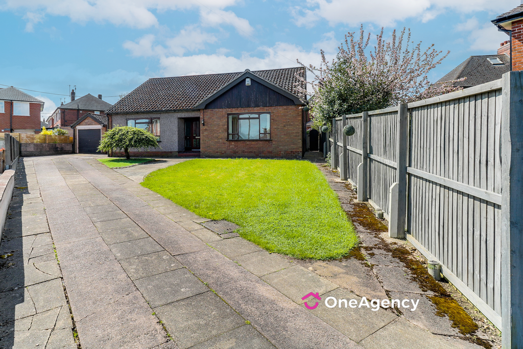 3 bed detached bungalow for sale in Churston Place, Sneyd Green, Stoke