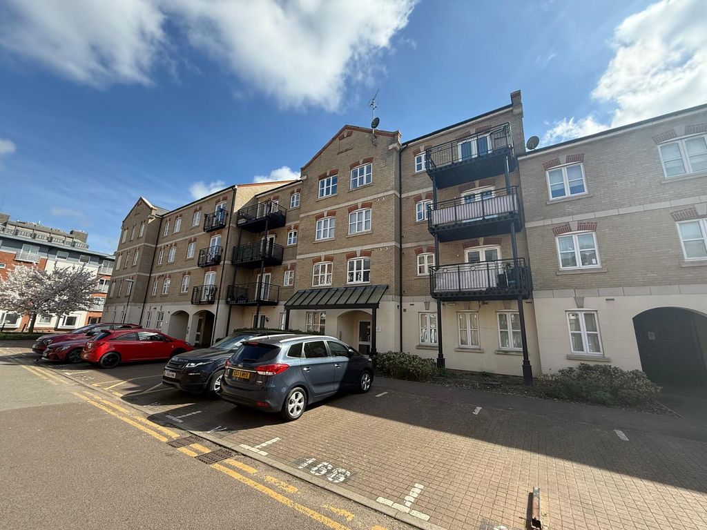 Property photo 1 of 8