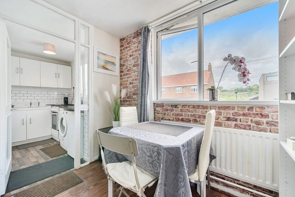 Property photo 2 of 9 Picture No. 20