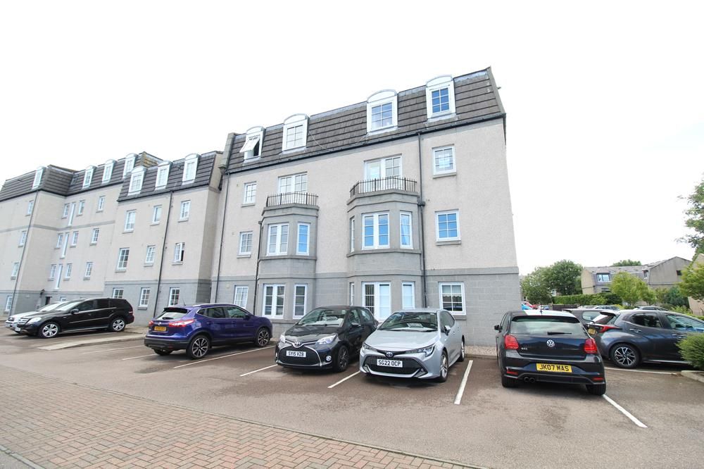 Property photo 2 of 8 External