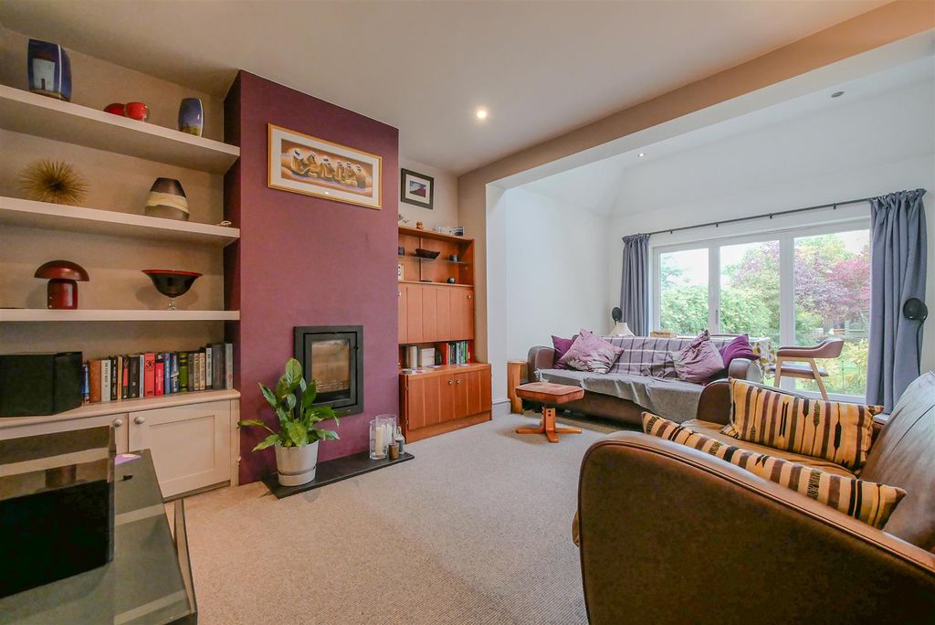 Property photo 3 of 16 Lounge/Diner