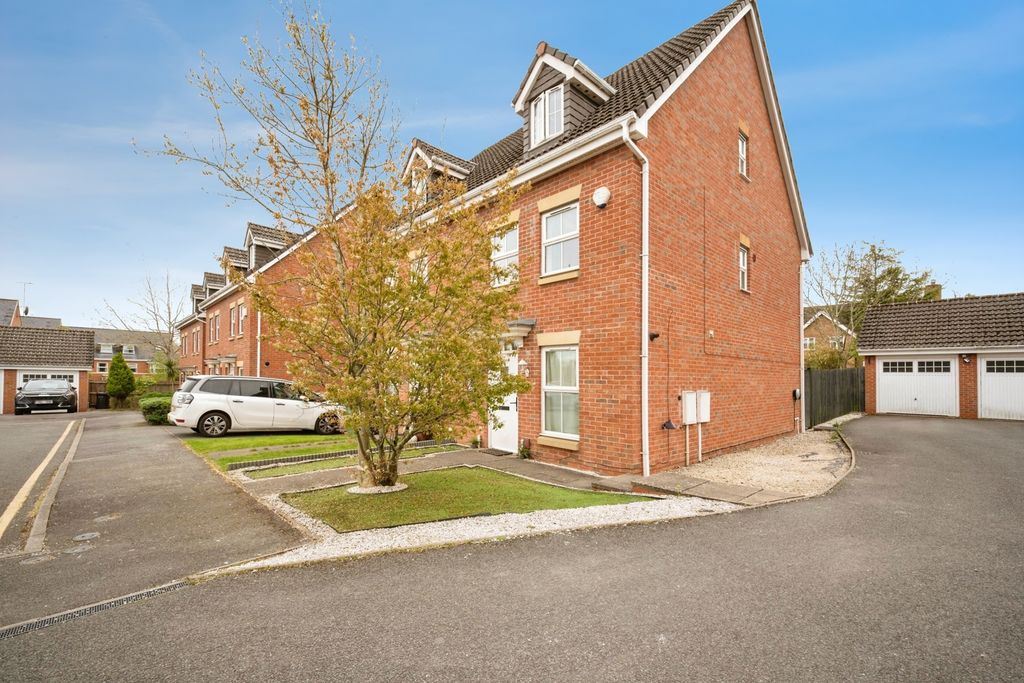 Property photo 2 of 19