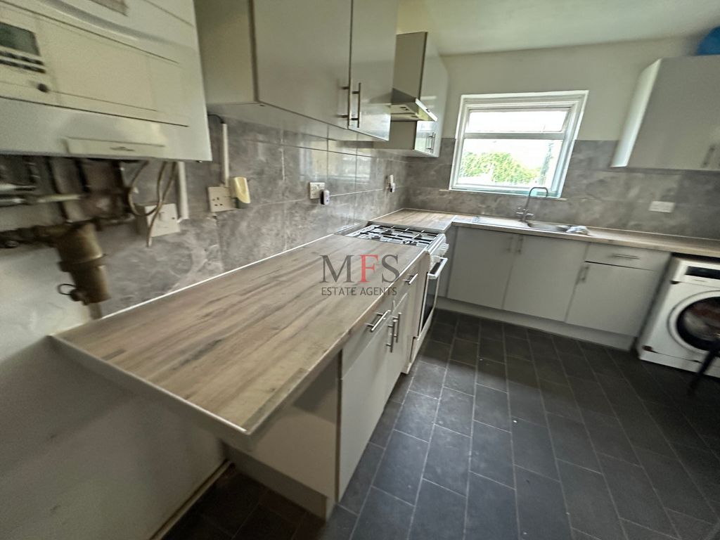 Property photo 1 of 18 Photo 4