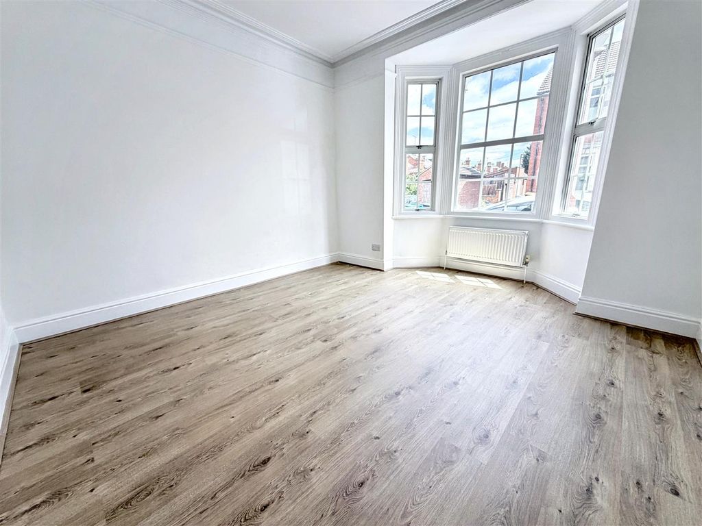 Property photo 3 of 18 Reception Room