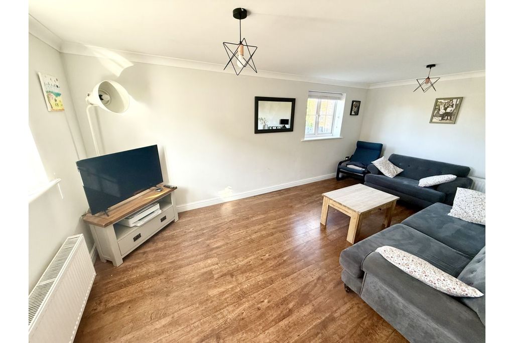 Property photo 2 of 19