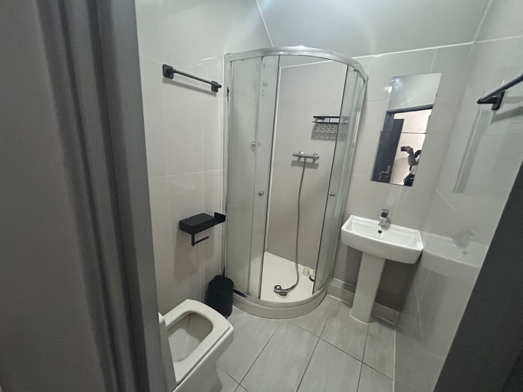 Property photo 1 of 3