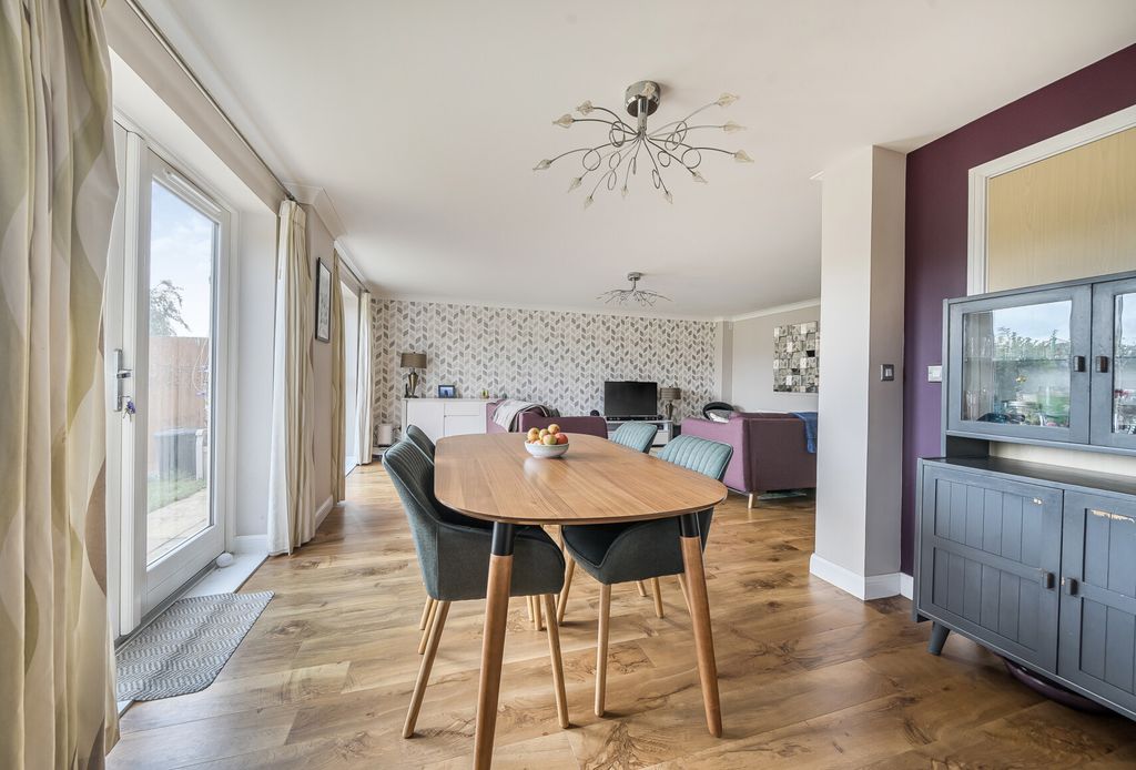 Property photo 2 of 22 Open-Plan Living