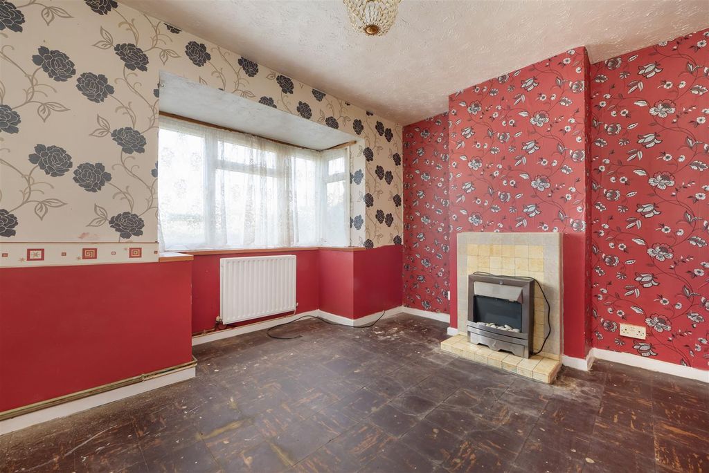 Property photo 2 of 14 Gosselin Street, Whitstable
