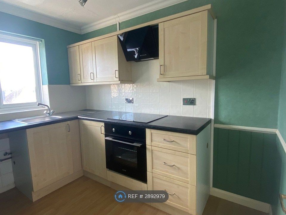 Property photo 2 of 9 Kitchen