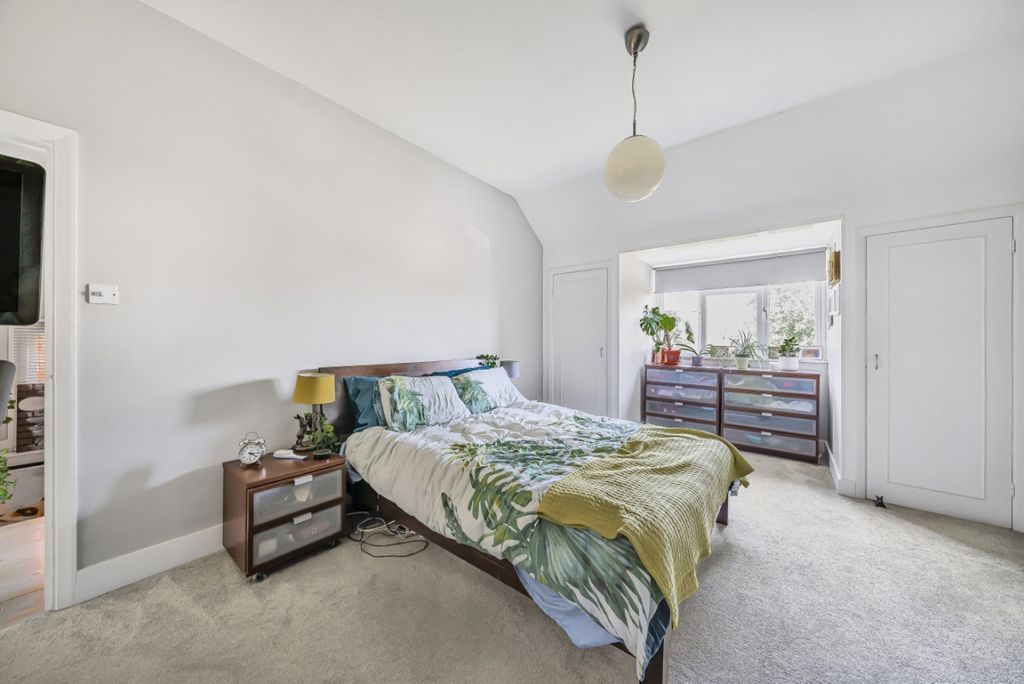 Property photo 3 of 9 995320 (5)