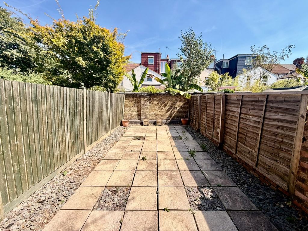 Property photo 3 of 6 Garden