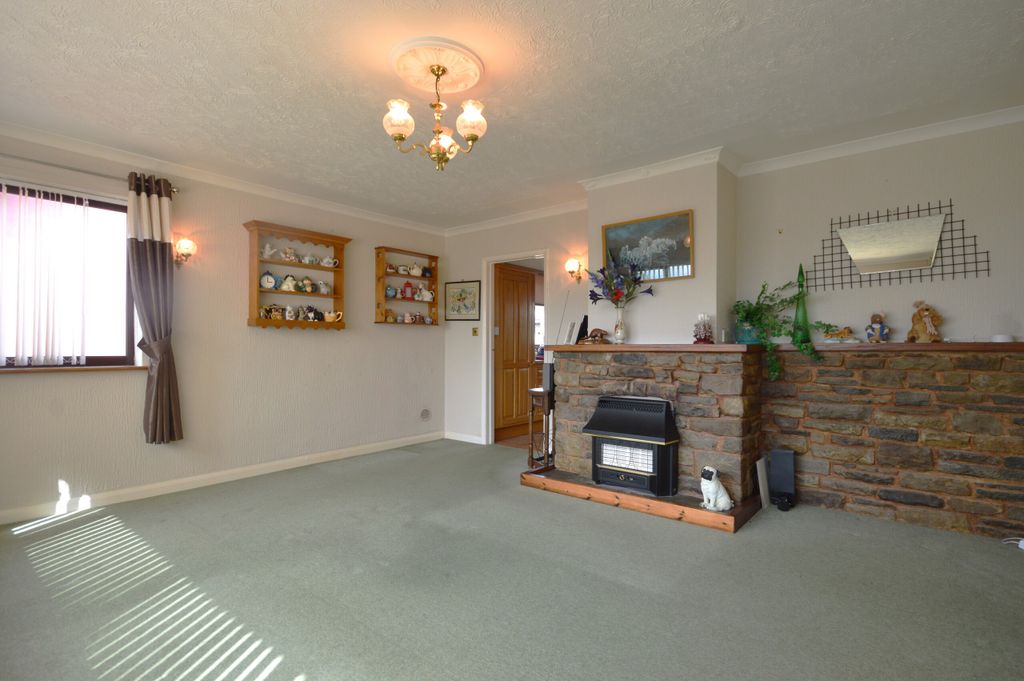 Property photo 3 of 13 Living Room