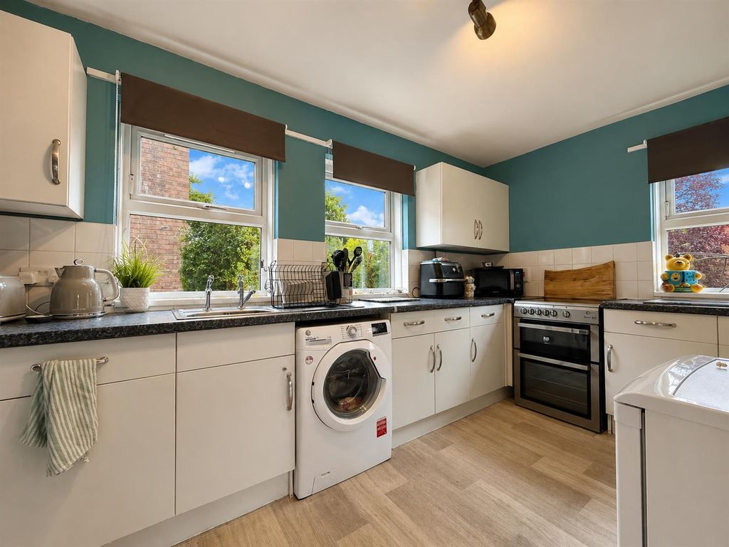 Property photo 2 of 12 Kitchen.Png
