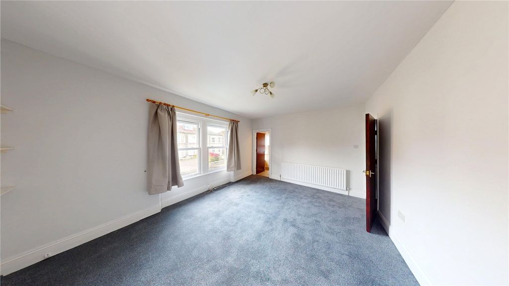 Property photo 1 of 7 Picture No. 06