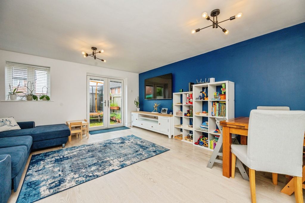 Property photo 2 of 16 Pbox-Img.Jpg