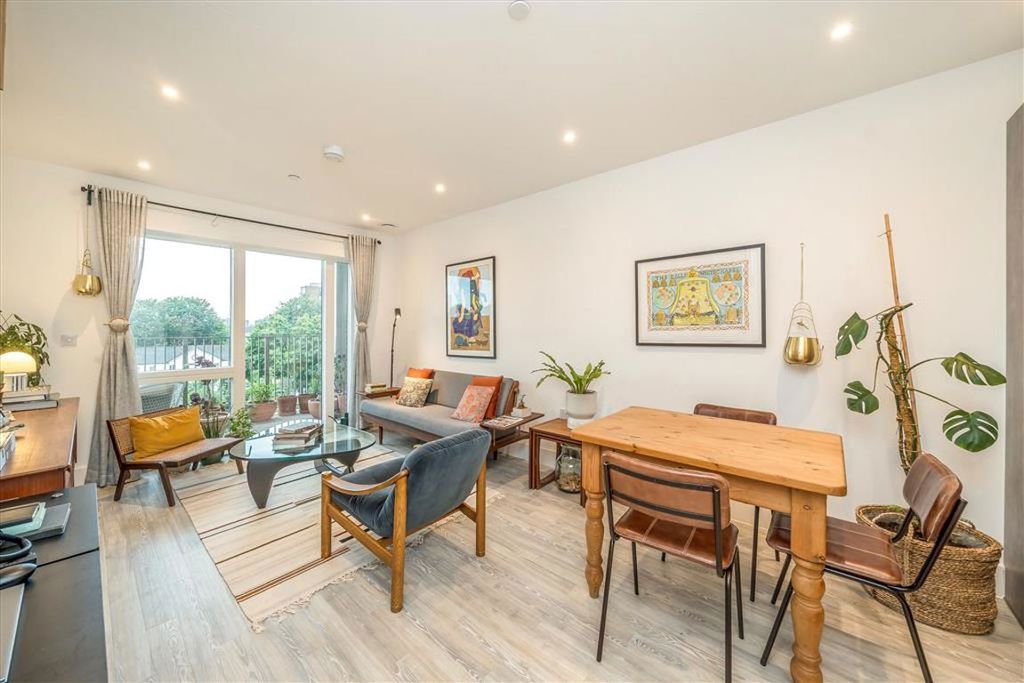 Property photo 2 of 8