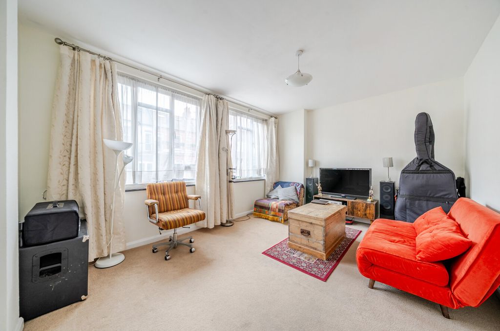 Property photo 2 of 15 1330919-2-688cc9F...