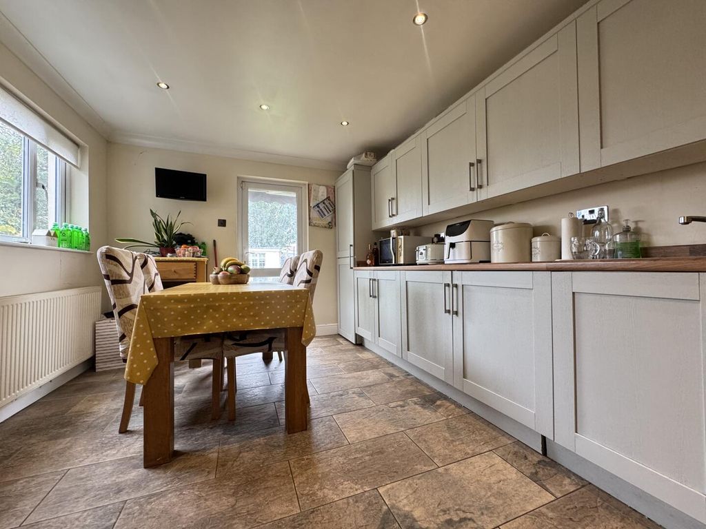 Additional image 12 of 3 bed semi-detached house for saleGordon Road, Grays RM16