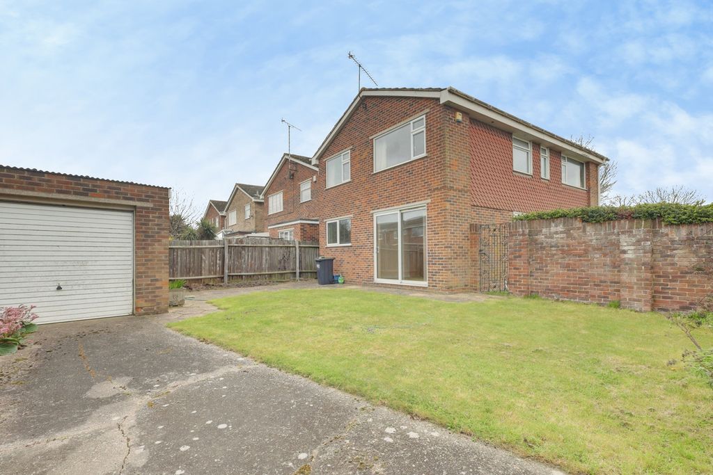 Property photo 2 of 16