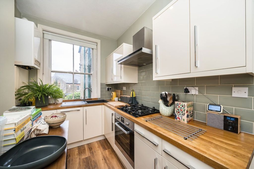 Property photo 1 of 3