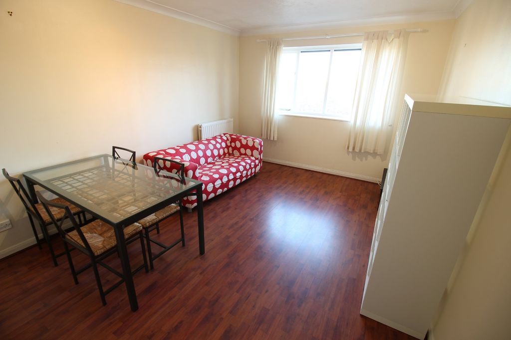 Property photo 3 of 6