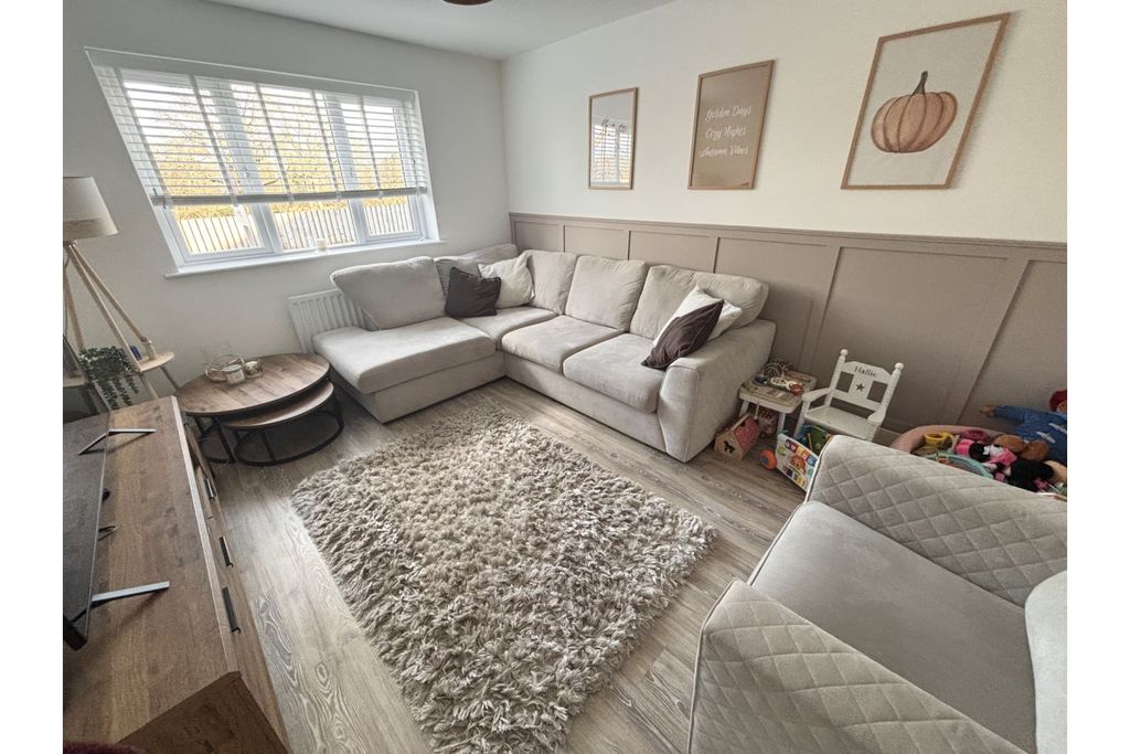 Property photo 3 of 16