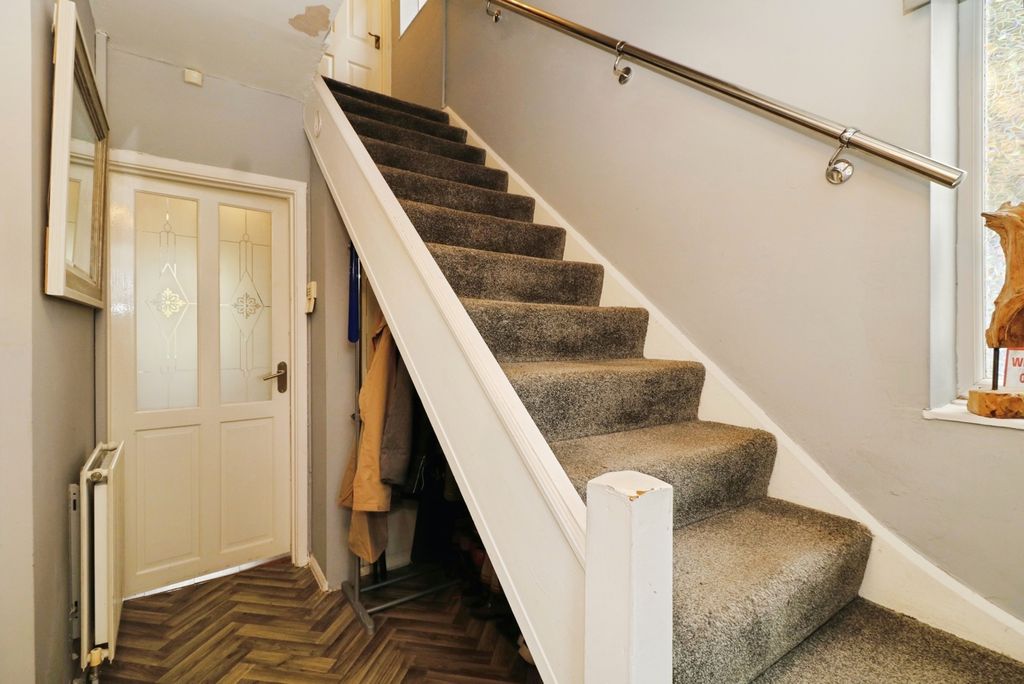 Property photo 2 of 17 Photo