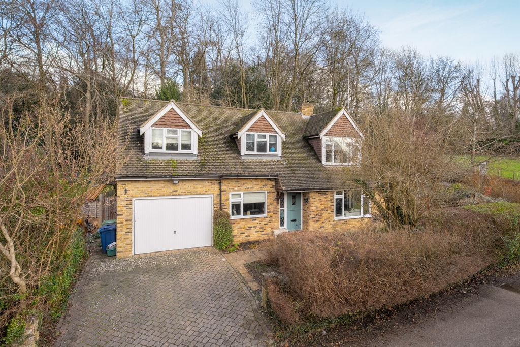 Property photo 1 of 21 Little Charnwood-1