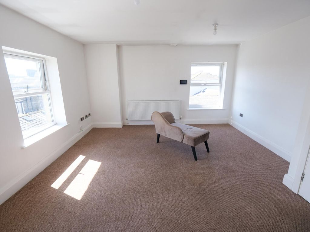 Property photo 3 of 16 Living Room