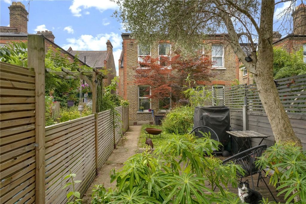 Property photo 2 of 16 Picture No. 20