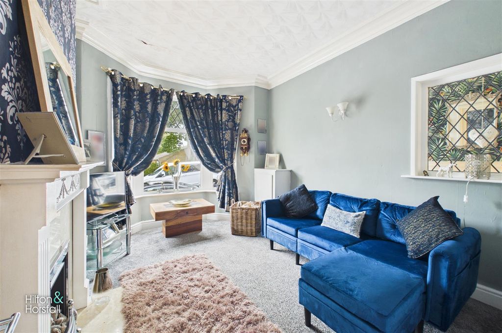 Property photo 2 of 12 Dugdale Road