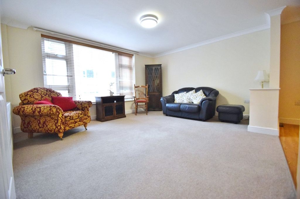 Property photo 2 of 10 Living Room