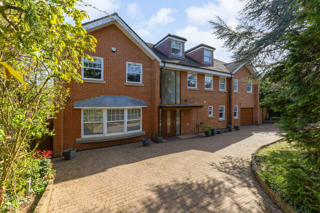 Property photo 1 of 28