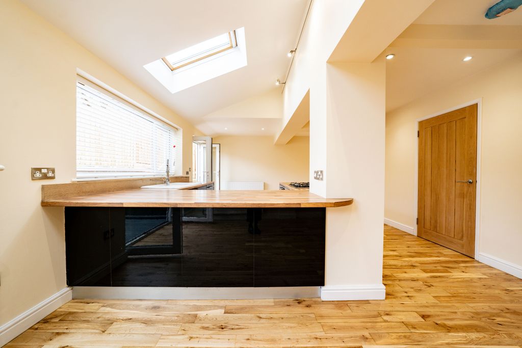 Property photo 3 of 29 Dsc01485