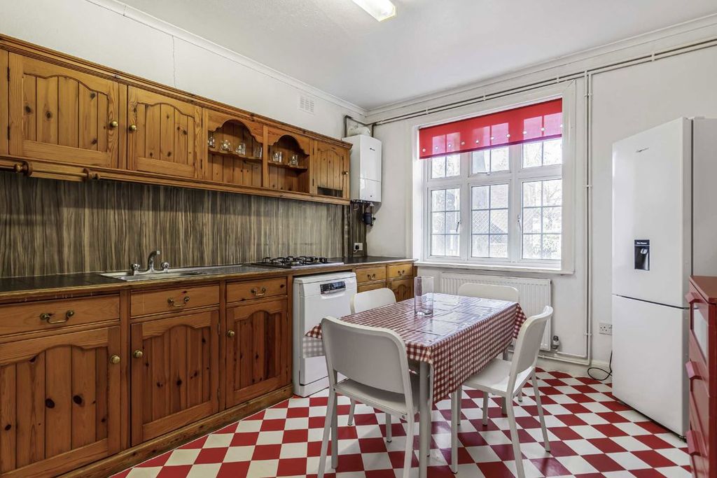 Property photo 3 of 5