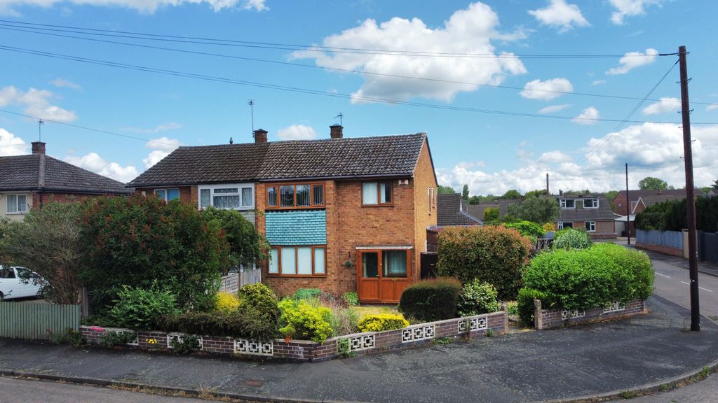 Property photo 1 of 18 Blenheim Road, Birstall, Leicester, Leicestershire, Le4 4Fp