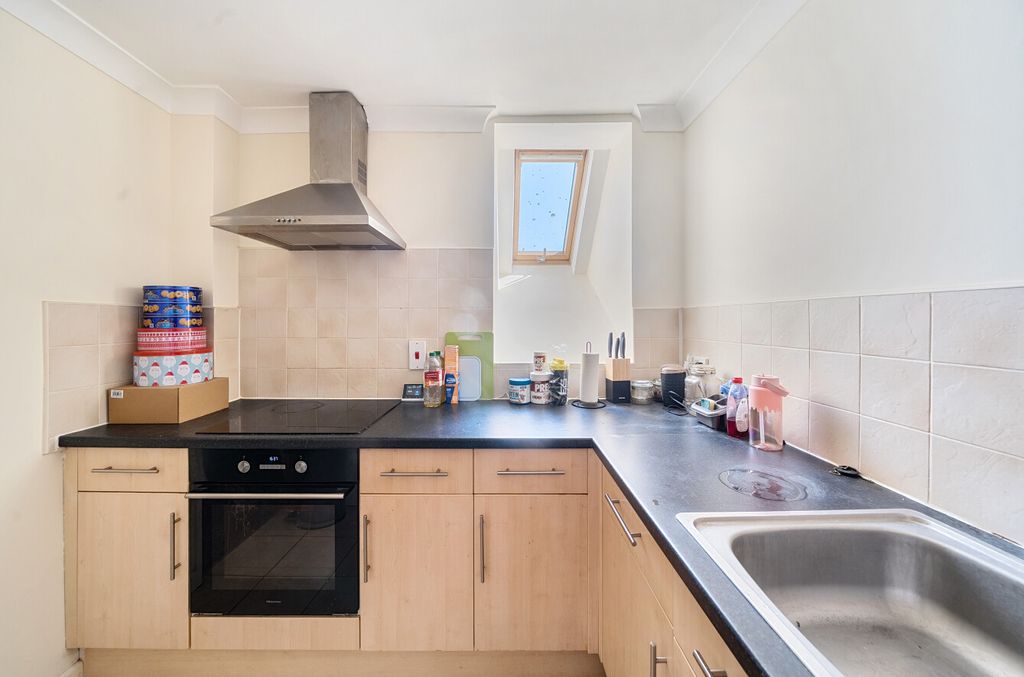 Property photo 3 of 12 1311982-11-68544A...