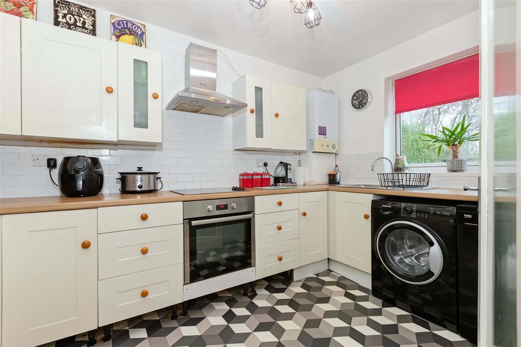 Property photo 1 of 10 8 Southon View_6.Jpg