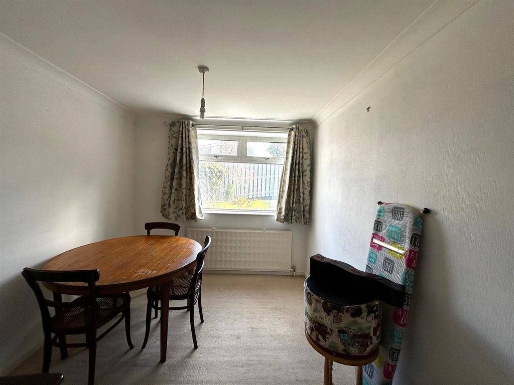 Property photo 3 of 14 Dining Room