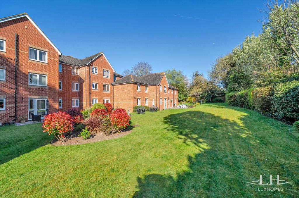 Property photo 1 of 18