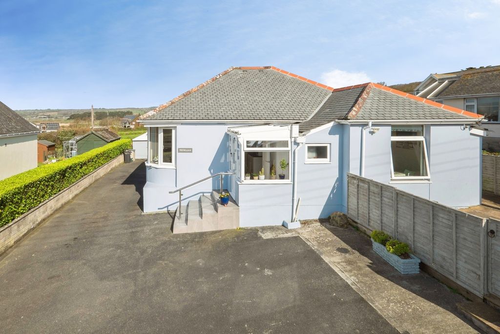 Property photo 2 of 24 Parking Area