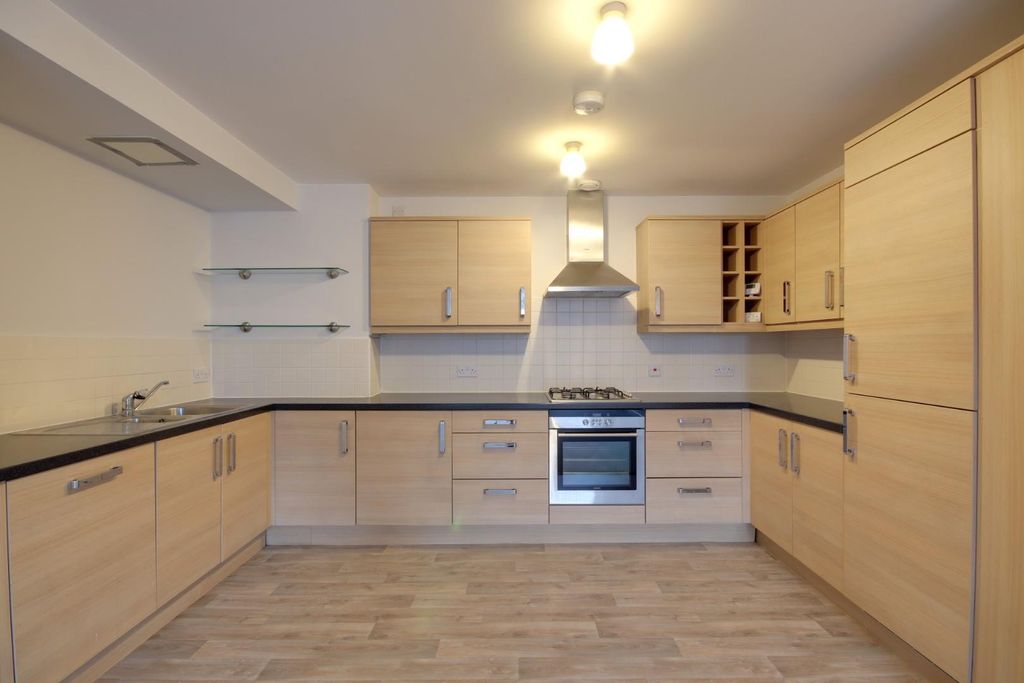 Property photo 2 of 10 Kitchen