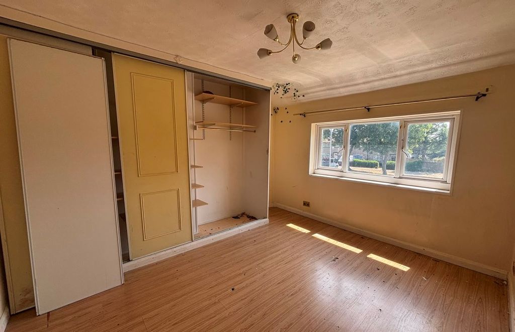 Property photo 3 of 9